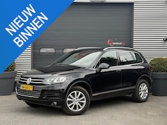 Volkswagen Touareg - 3.0 TDI R-line | Luchtvering | Trekhaak | Xenon | DAB | Lederen Bekleding |