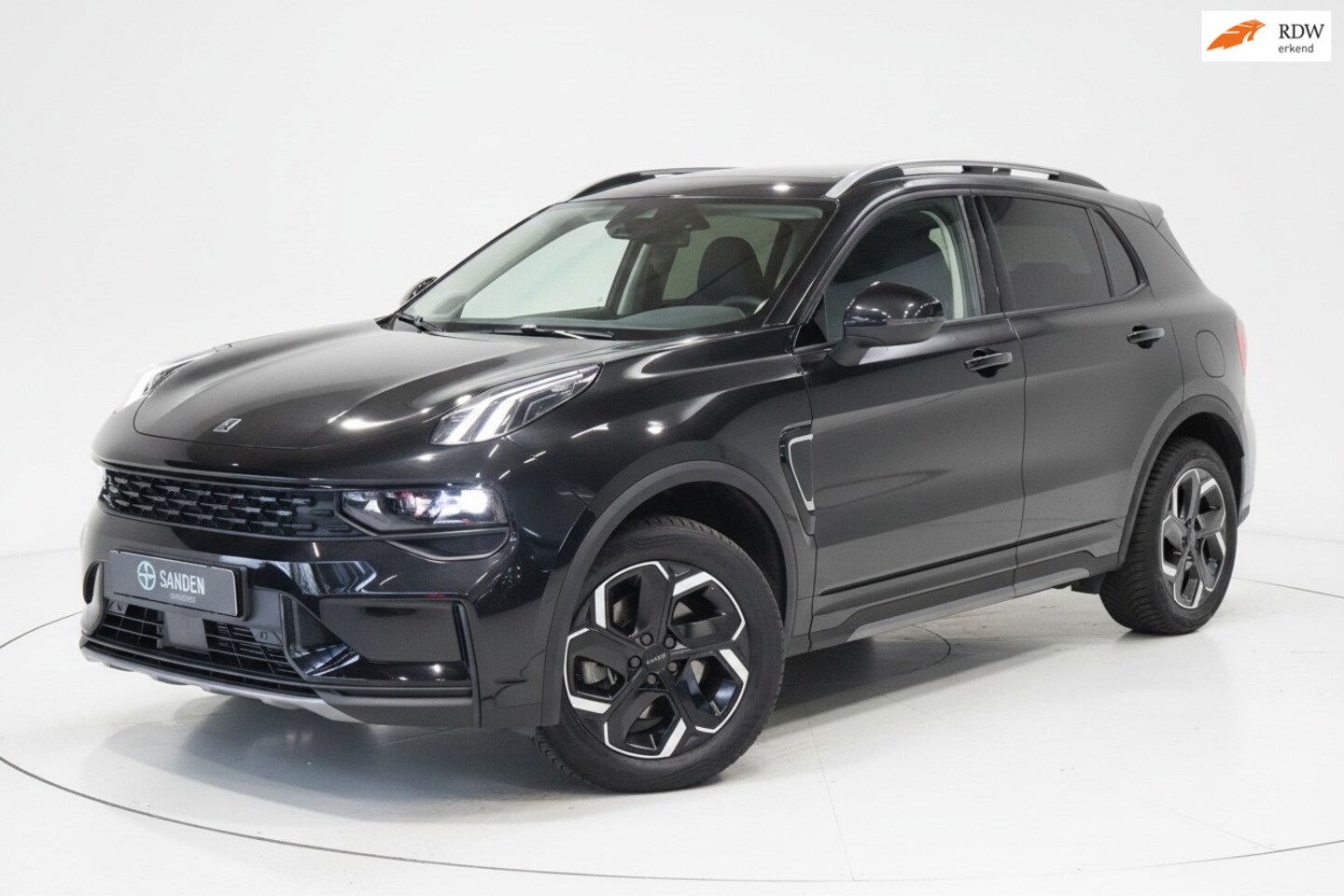 Lynk & Co 01 - MIld Hybrid|Black Style|Automaat|LED|Panoramadak|Navigatie|Electr.stoelen - AutoWereld.nl