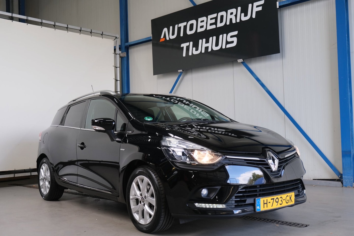 Renault Clio Estate - 0.9 TCe Limited - N.A.P. Airco, Cruise, Navi, PDC, Trekhaak. - AutoWereld.nl