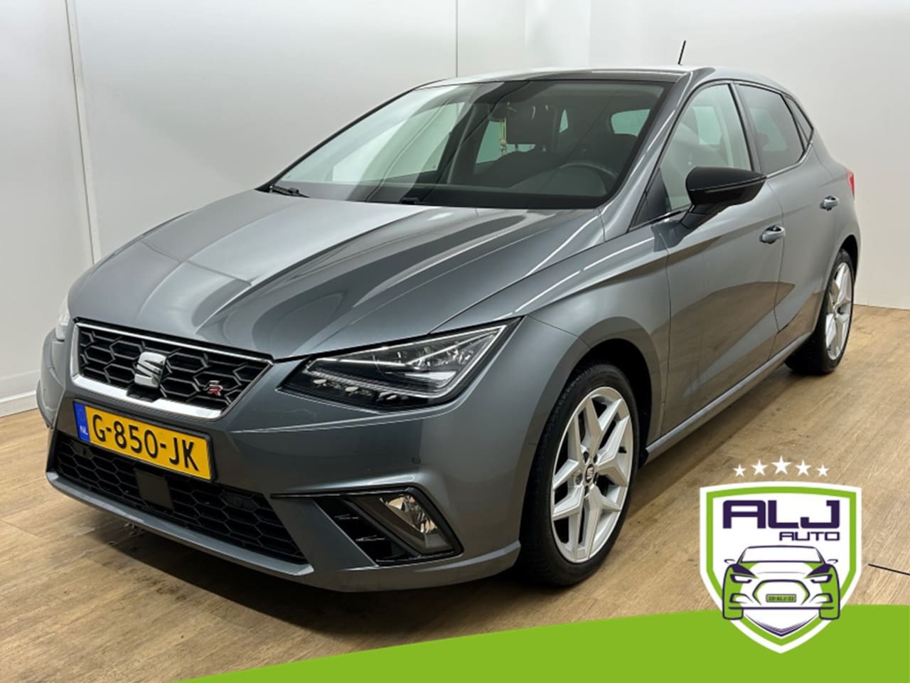 SEAT Ibiza - Occasion 1.0 TSI FR Business Intense | Grijs | Tweedehands Seat Ibiza | Cruise | Airco | C - AutoWereld.nl
