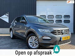 Volkswagen T-Roc - 1.0 TSI Style Business/camera/ parkeersensor/ adaptive/carplay