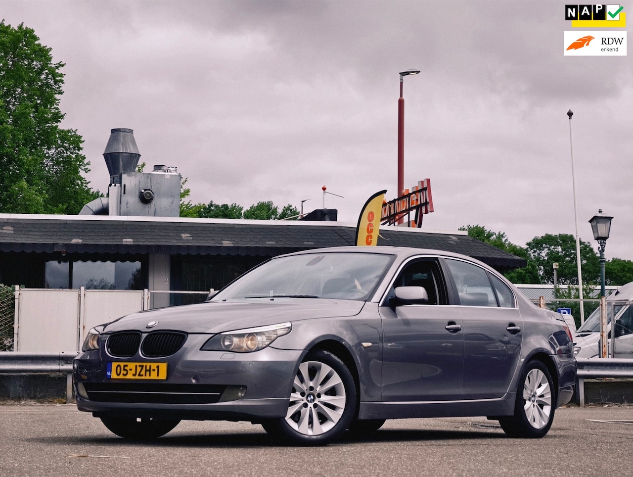 BMW 5-serie - 520i Business Line Edition I / NAP/ / AUTOMAAT / CLIMA / TEMPOMAT - AutoWereld.nl