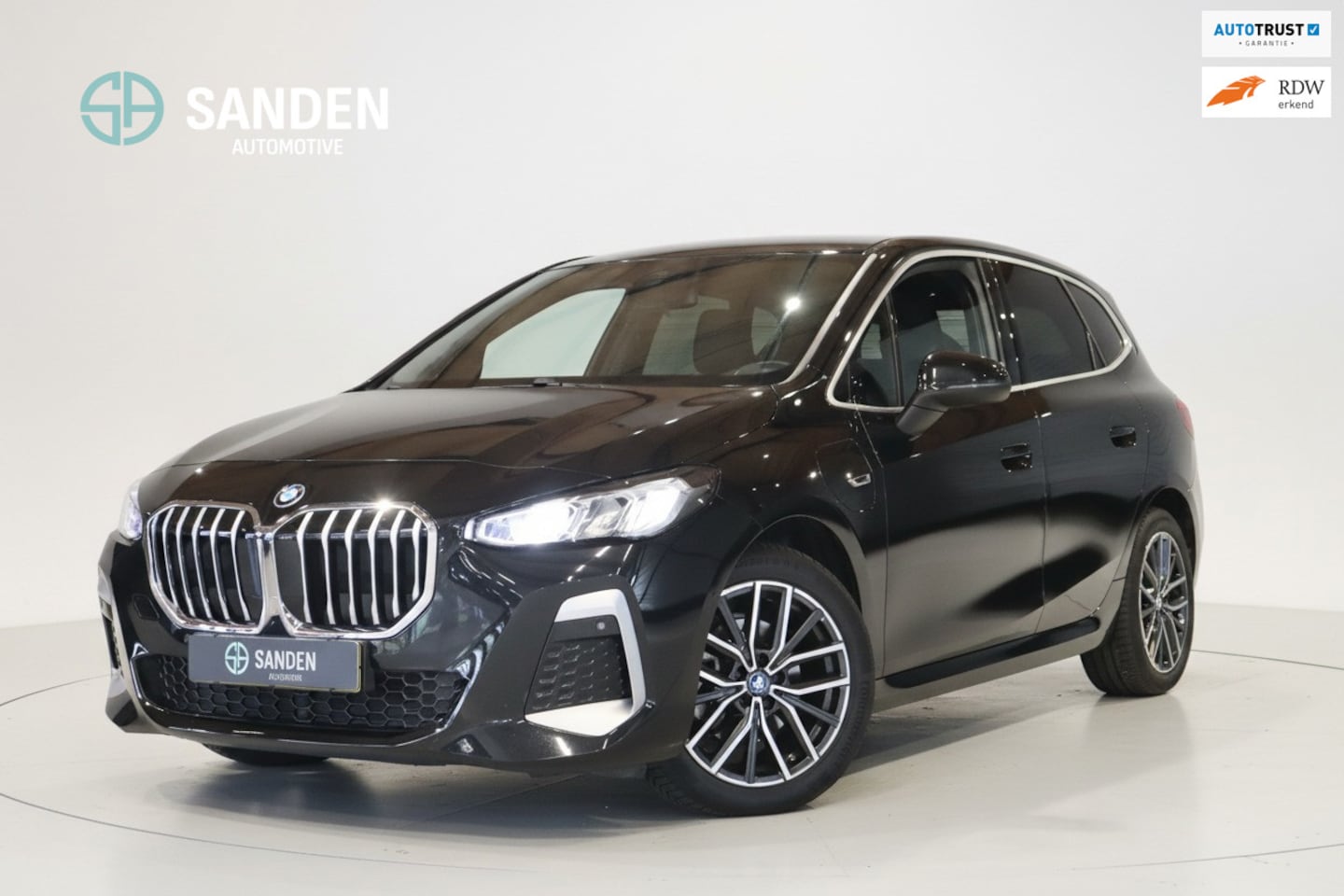 BMW 2-serie Active Tourer - 225e xDrive M Sport|Automaat|Led|Navi|Camera|18 inch - AutoWereld.nl