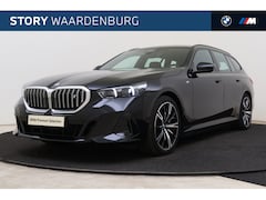 BMW i5 Touring - eDrive40 M Sport / Trekhaak / Panoramadak / Adaptieve LED / Stoelverwarming / Parking Assi