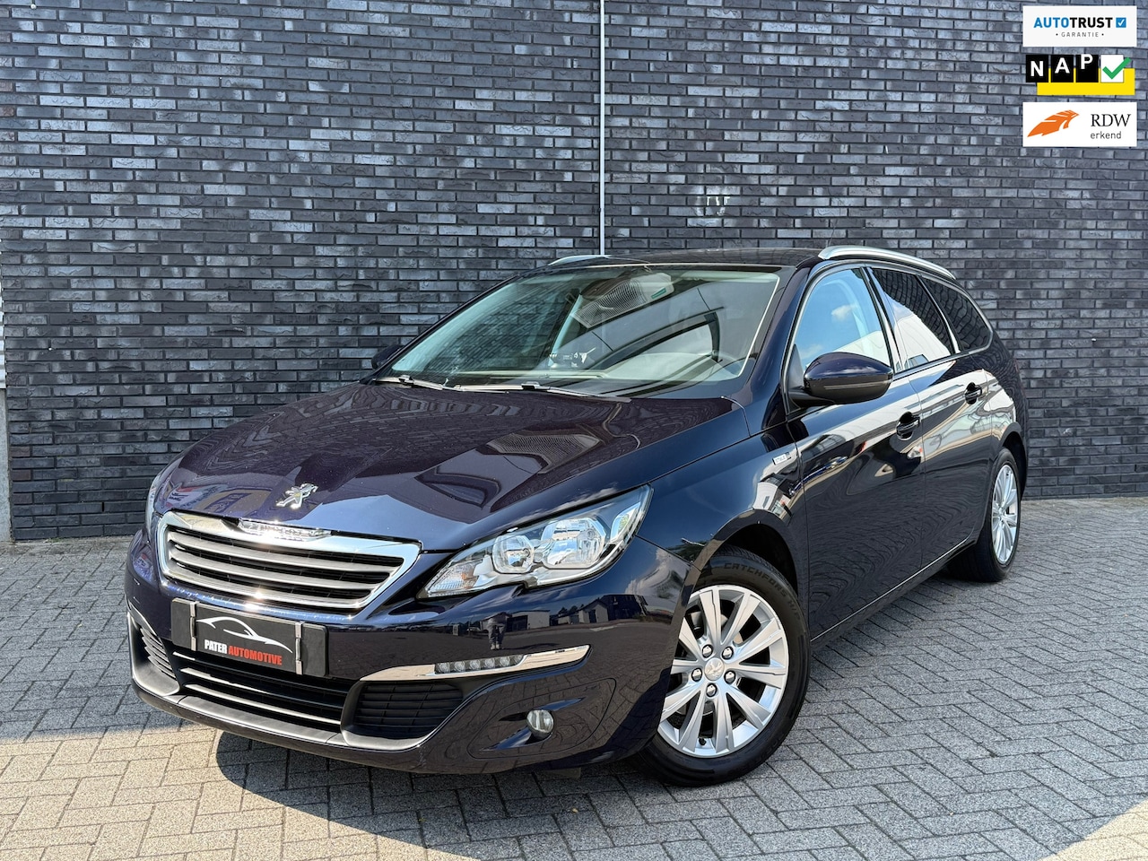 Peugeot 308 SW - 1.2 PureTech Panorama|Cruise|DAB|Climate|Navi|Trekhaak|PDC - AutoWereld.nl