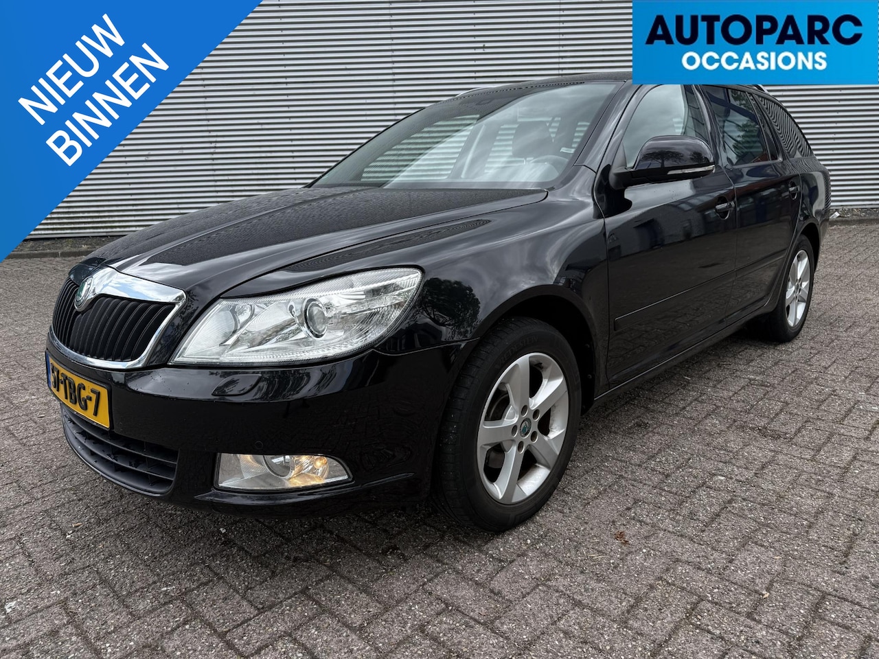 Skoda Octavia Combi - 1.2 TSI Elegance Business Line EXPORT !!!, CLIMA, NAVI , 6 BAK, LEDER, CRUISE CONTROLE, 2 - AutoWereld.nl