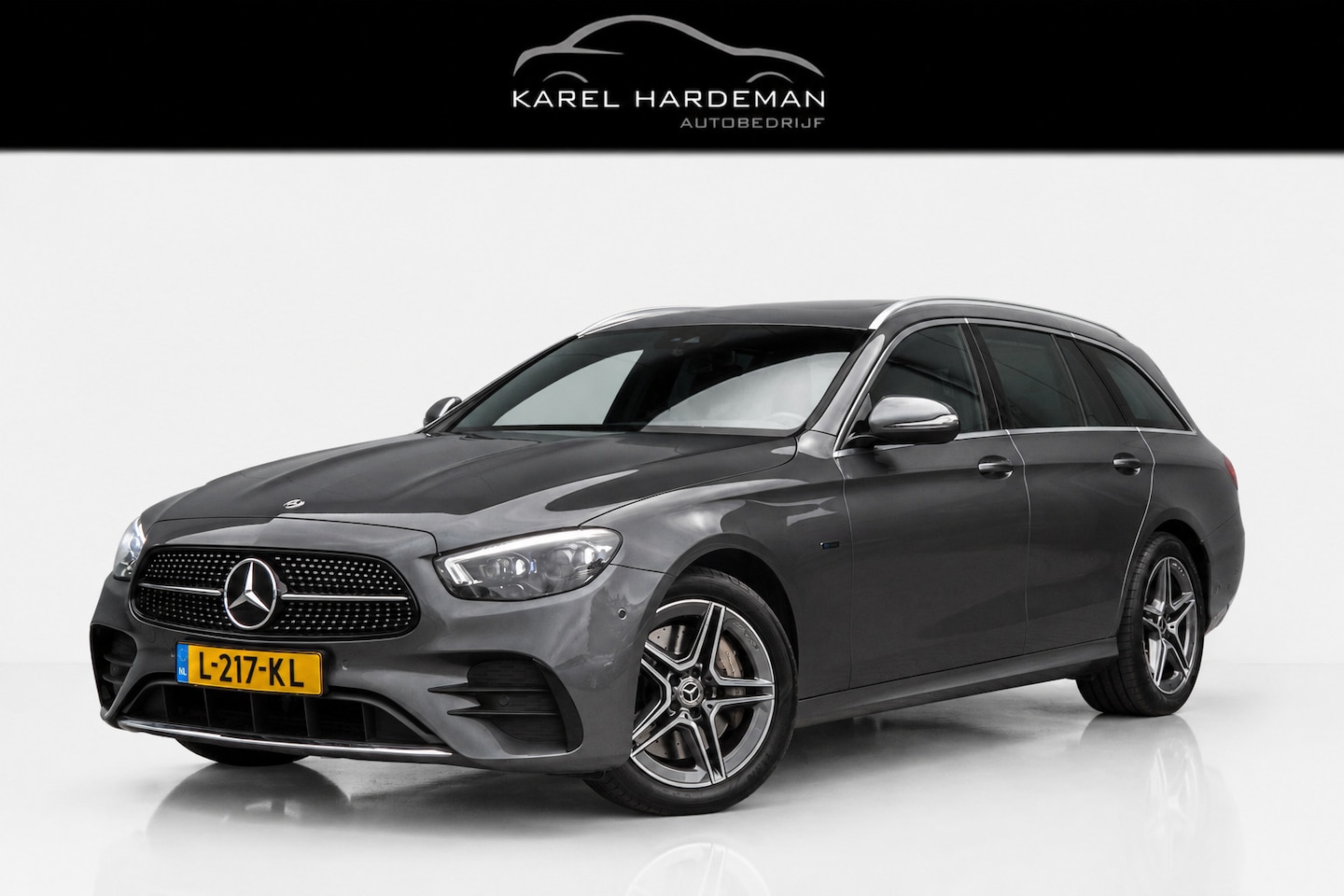 Mercedes-Benz E-klasse Estate - 300 e AMG Line | Panoramadak | Afn. trekhaak | Burmester | LED | Stoelverwarming - AutoWereld.nl
