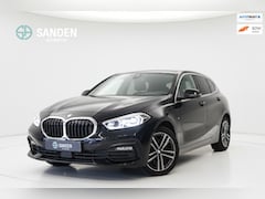 BMW 1-serie - 118i Introduction Edition |Automaat|LED|Navi|Camera|Donkere hemel|Parkeersensoren|17 inch