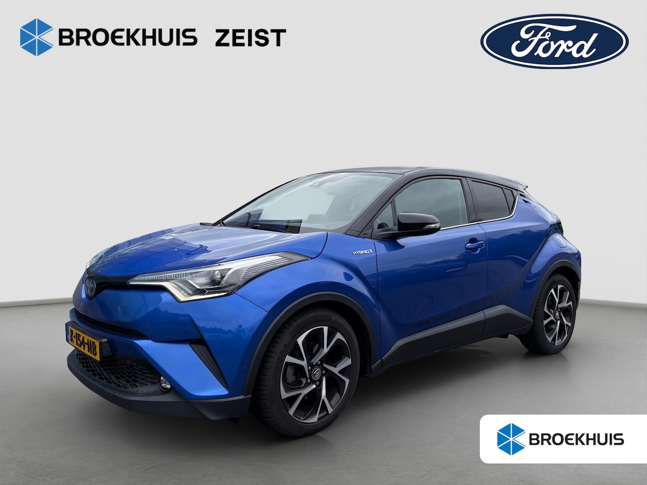 Toyota C-HR - 1.8 Hybrid Bi-Tone Plus | Leder | Camera | Afneembare trekhaak | LED | BLIS - AutoWereld.nl