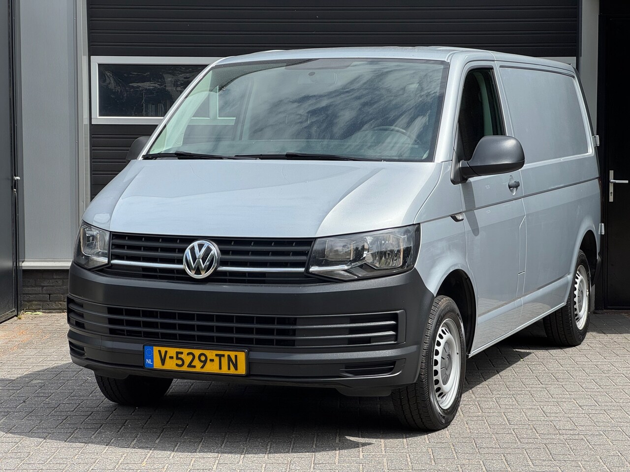 Volkswagen Transporter - 2.0 TDI L1H1 Economy 3Personen, Airco, NAP - AutoWereld.nl