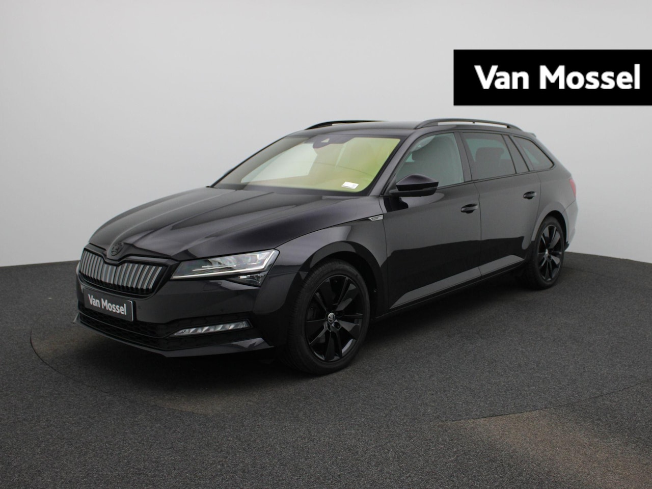 Skoda Superb Combi - 1.4 TSI iV Sportline Business | TREKHAAK | BLACK OPTIC | STUURVERWARMING | STOELVERWARMING - AutoWereld.nl