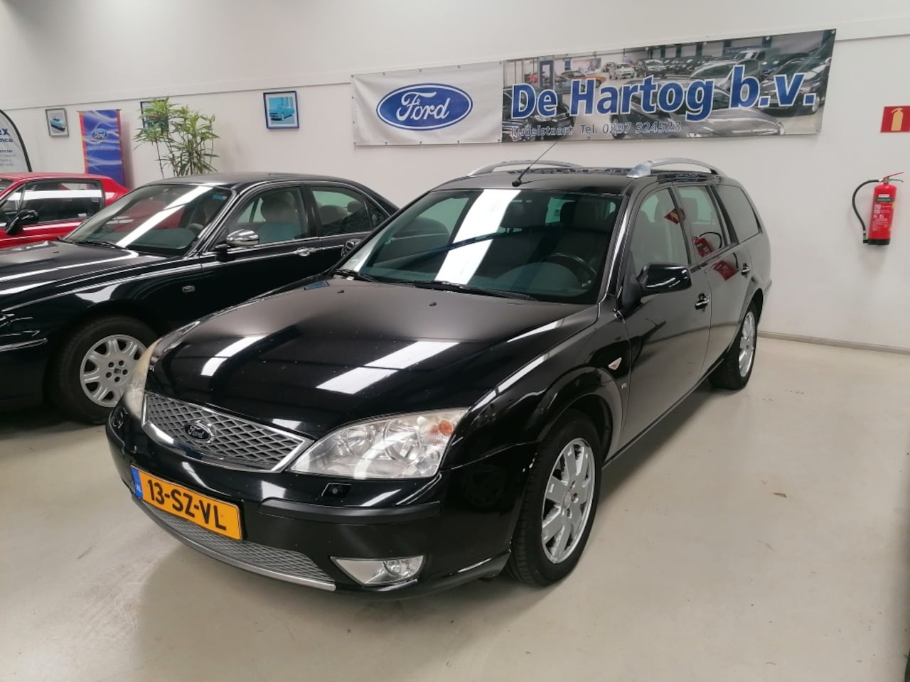 Ford Mondeo Wagon - 2.5 V6 Platinum 2.5 V6 Platinum - AutoWereld.nl
