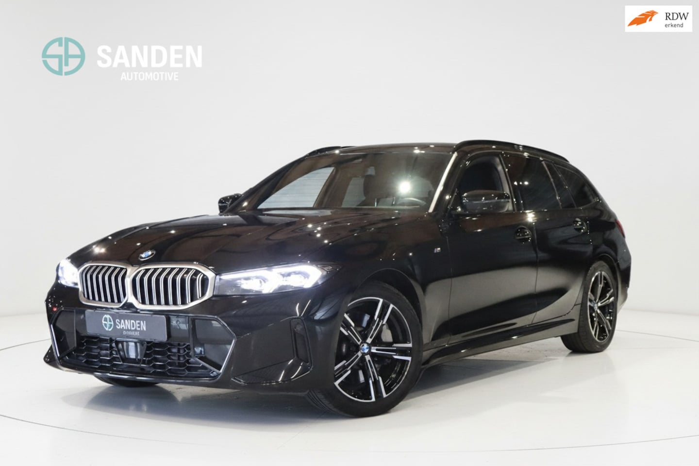 BMW 3-serie Touring - 330i xDrive M SPORT|Automaat|LED|Camera|Navi|Sfeerverlichting|HIFI|Alarm|19inch - AutoWereld.nl