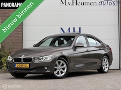 BMW 3-serie - 316i High Executive Pano Sportstoelen Stoelverwarming