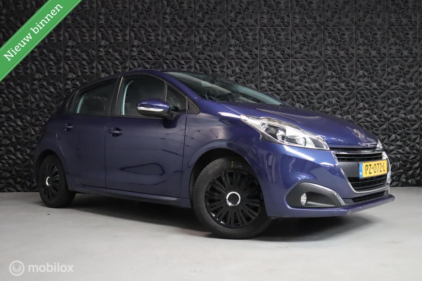 Peugeot 208 - 1.2 PureTech Blue Lion | Carplay | AC| P-Sensor - AutoWereld.nl