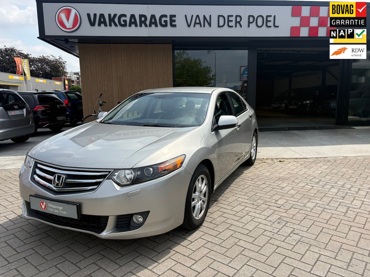 Honda Accord - 2.0i Elegance 2.0i Elegance - AutoWereld.nl