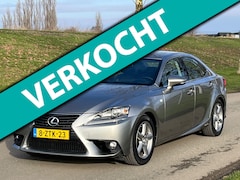 Lexus IS - 300h 25th Edition | Limited Edition | Navigatie | Stoelverwarming | Camera | Trekhaak | NL