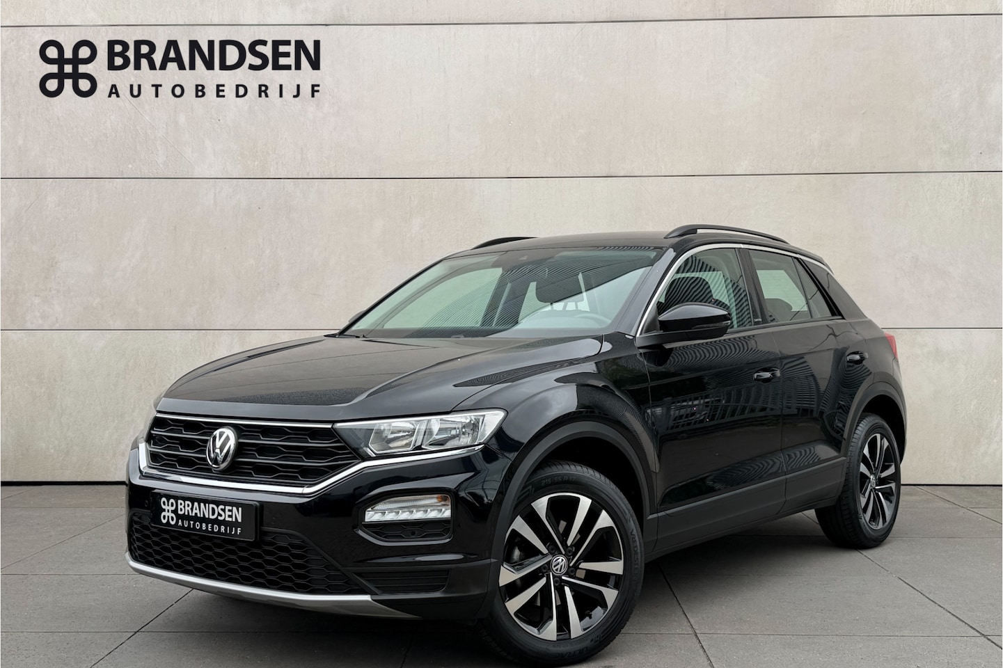 Volkswagen T-Roc - 1.5 TSI Style Business ACC-Nav-17"-Trekhaak - AutoWereld.nl