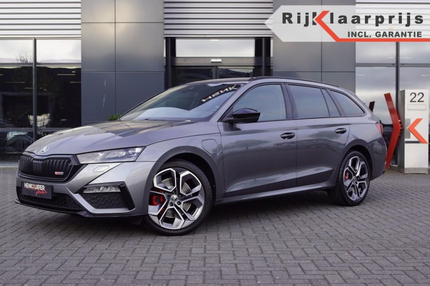 Skoda Octavia Combi - Combi 1.4 TSI RS iV 245pk/ Sportstoelen elektr./ ACC/ Navi/ Head-up/Camera/App-Connect - AutoWereld.nl