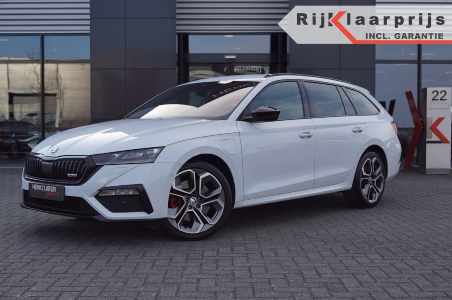 Skoda Octavia Combi - Combi 1.4 TSI RS iV 245pk/ Sportstoelen elektr./ ACC/DCC/ Navi/ Head-up/Camera/AppConnect` - AutoWereld.nl