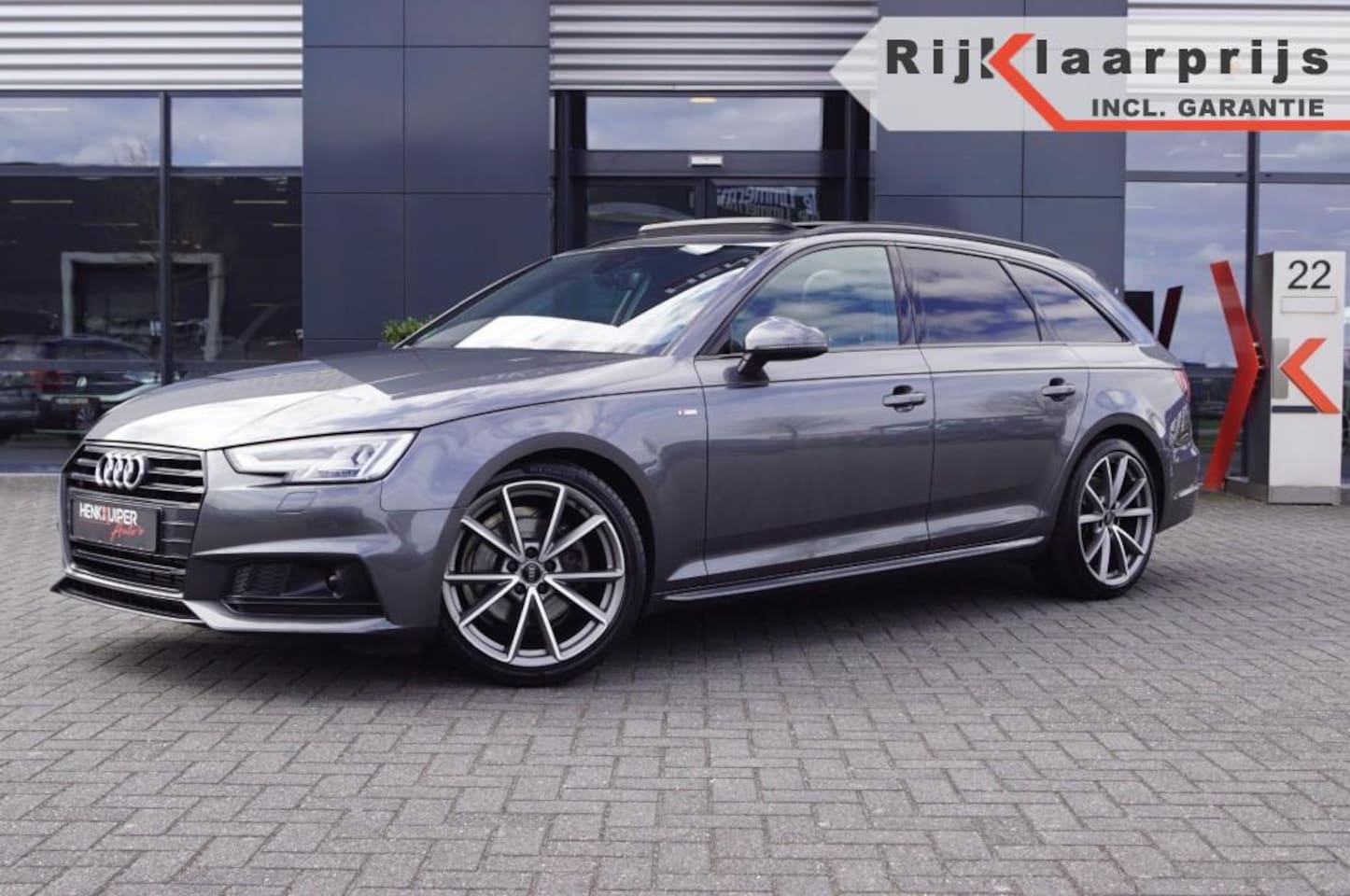 Audi A4 - 2.0 TFSI S-Line 190pk /Trekhaak wegklb./ Panodak/ BenO/ LED/ACC/19 Inch LM/ El A.klep - AutoWereld.nl