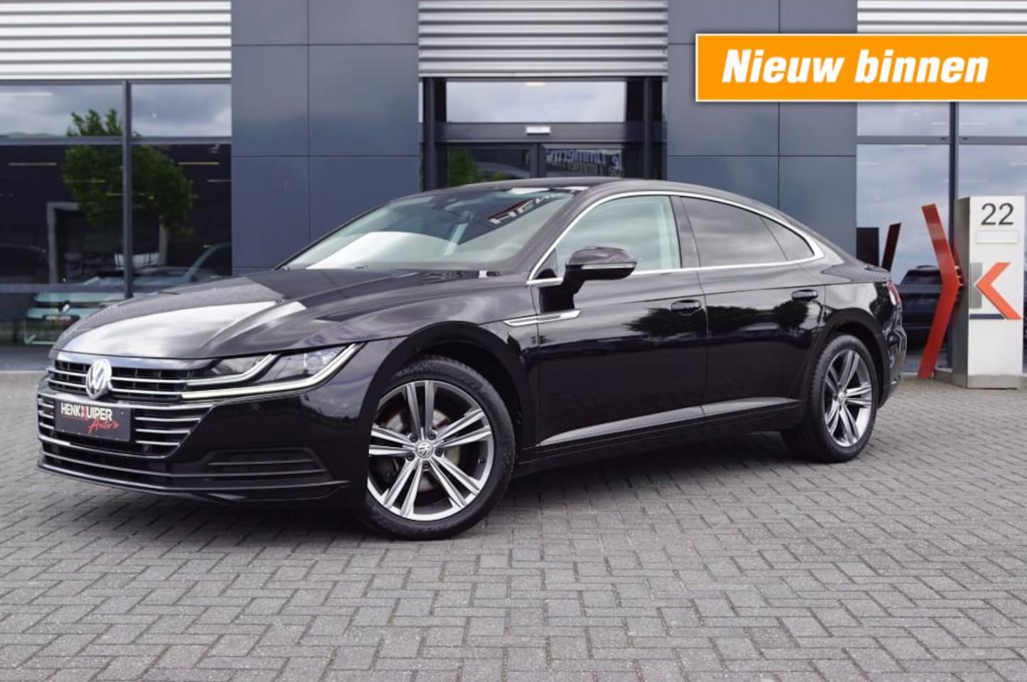 Volkswagen Arteon - 2.0 TDI DSG / Navi / Camera / PDC / ACC / Side-assist/ App-connect - AutoWereld.nl