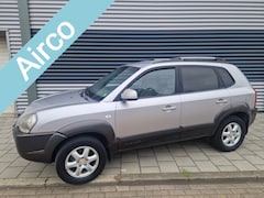 Hyundai Tucson - 2.0i Style climatronic, trekhaak , nieuwe apk, NAP
