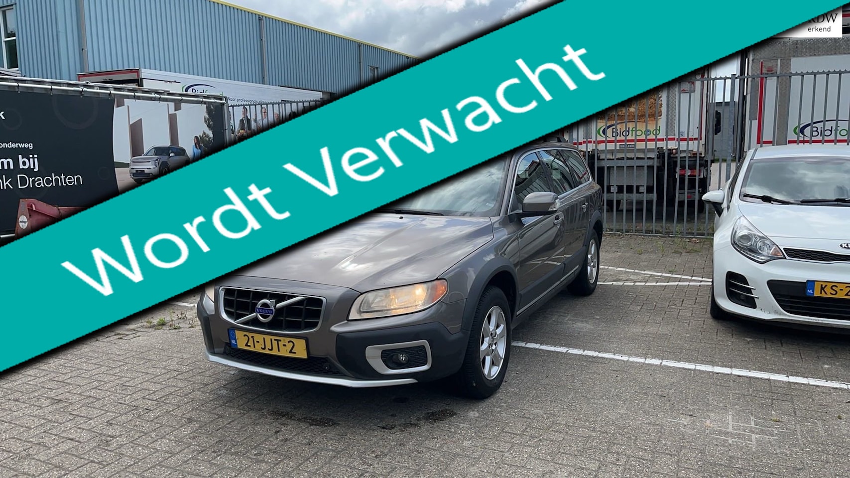 Volvo XC70 - 2.4D Momentum 176pk Automaat 1e eig. Leder Trekhaak 1800kg. - AutoWereld.nl