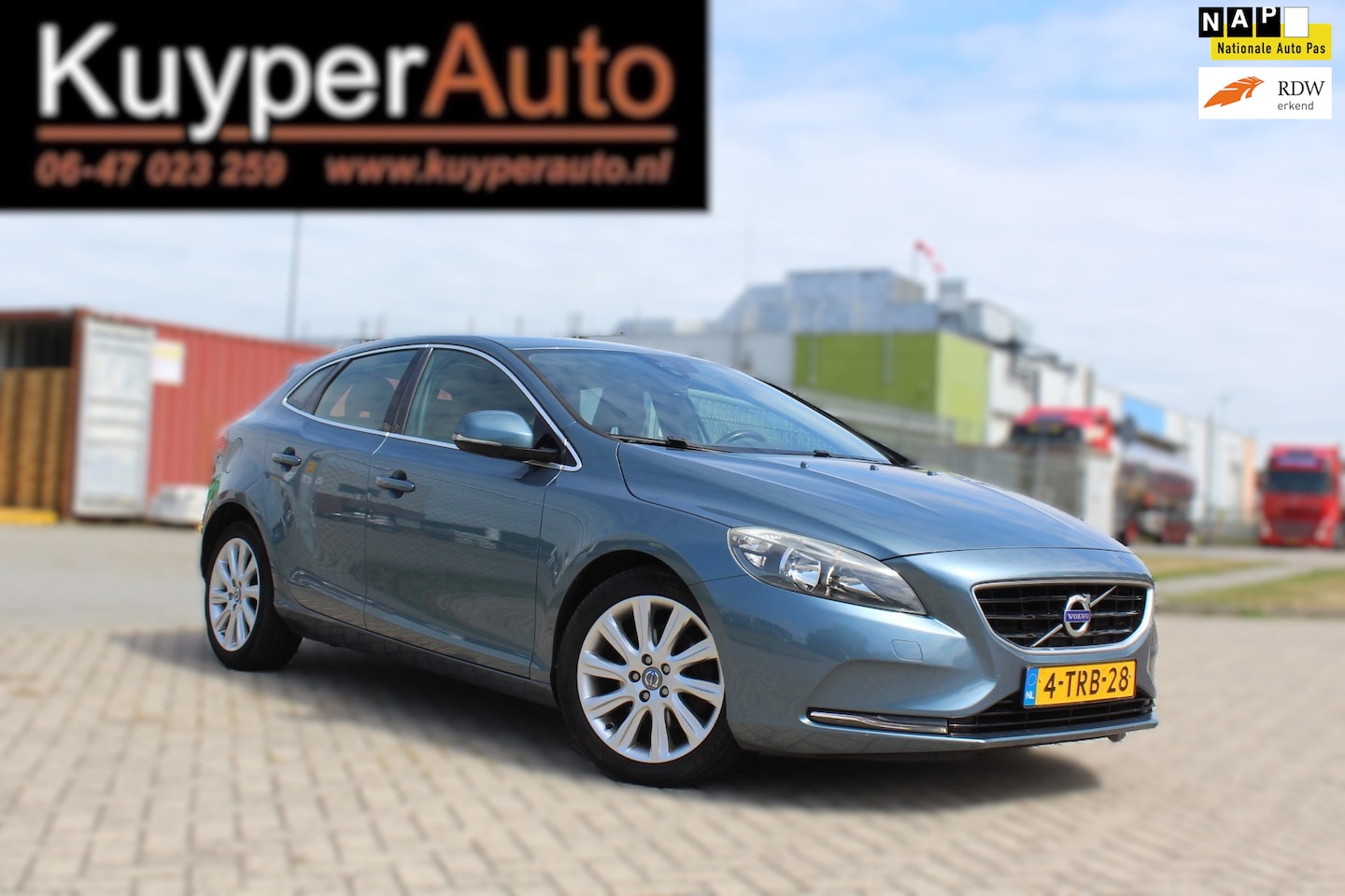 Volvo V40 - 1.6 T4 Momentum NETTE AUTOMAAT GOED ONDERHOUDEN - AutoWereld.nl
