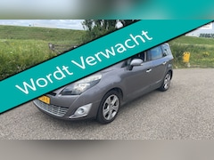 Renault Grand Scénic - 2.0i 140pk Automaat Clima Navi PDC Trekhaak 1300kg