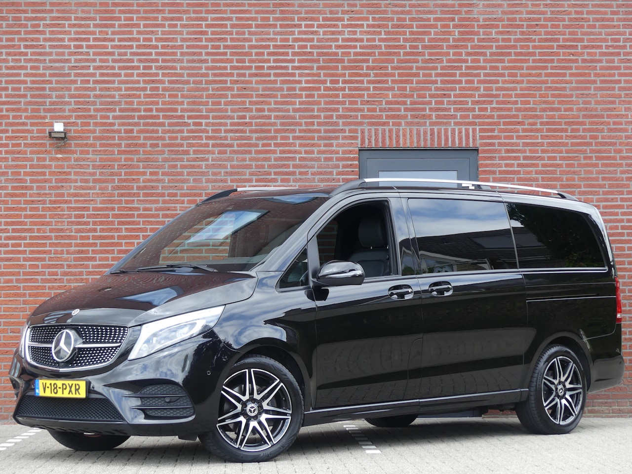 Mercedes-Benz V-klasse - 250d Lang Dubbel Cabine LED/Trekhaak/Camera/Leer/PDC - AutoWereld.nl
