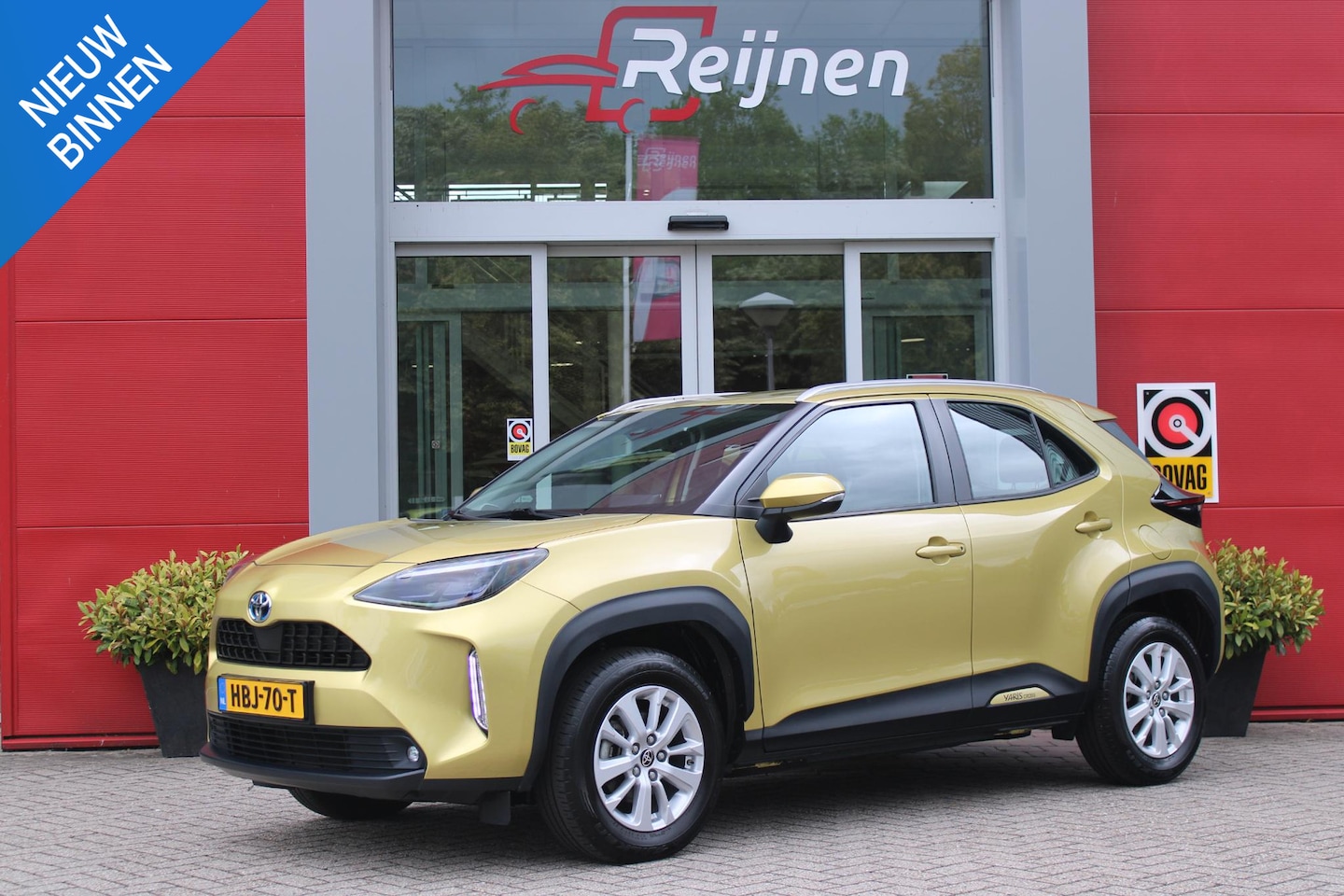 Toyota Yaris Cross - 1.5 Hybrid Dynamic | KEYLESS ENTRY / START | VOORSTELEN VERWARMD | STUUR VERWARMING | HEAD - AutoWereld.nl