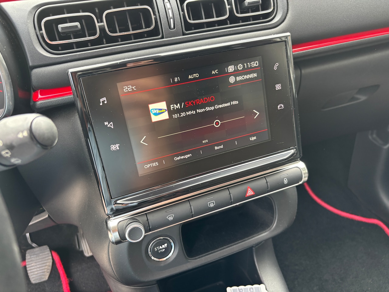 Citroën C3 - 1.2 PureTech S&S Shine Org-NL auto. D-riem verv. Navi. Clima. Camera.