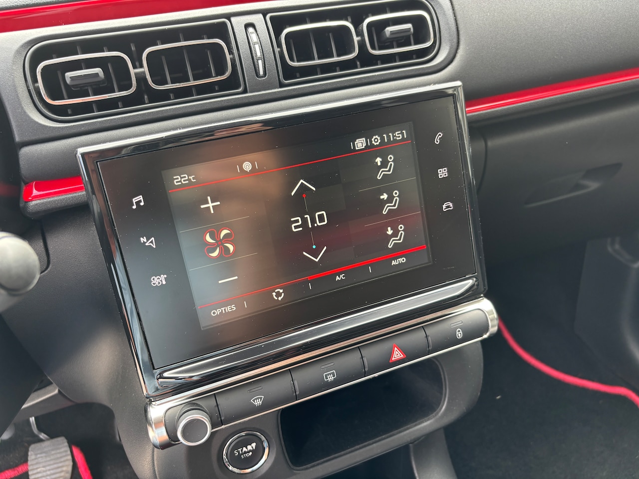 Citroën C3 - 1.2 PureTech S&S Shine Org-NL auto. D-riem verv. Navi. Clima. Camera.