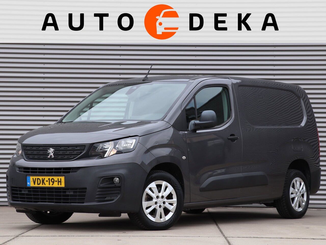 Peugeot Partner - 1.6 BlueHDI Asphalt Long *Navigatie*Camera*Parkeersens.* - AutoWereld.nl