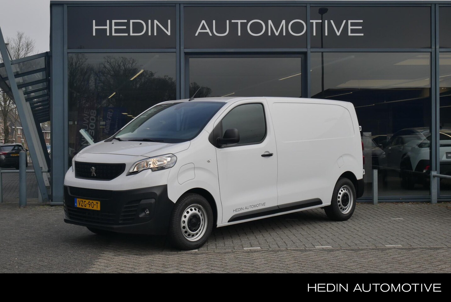 Peugeot e-Expert - EV L2 50 kWh 136PK 3-Pers. | Airconditioning | Cruise Control | Bluetooth | Zijschuifdeur - AutoWereld.nl