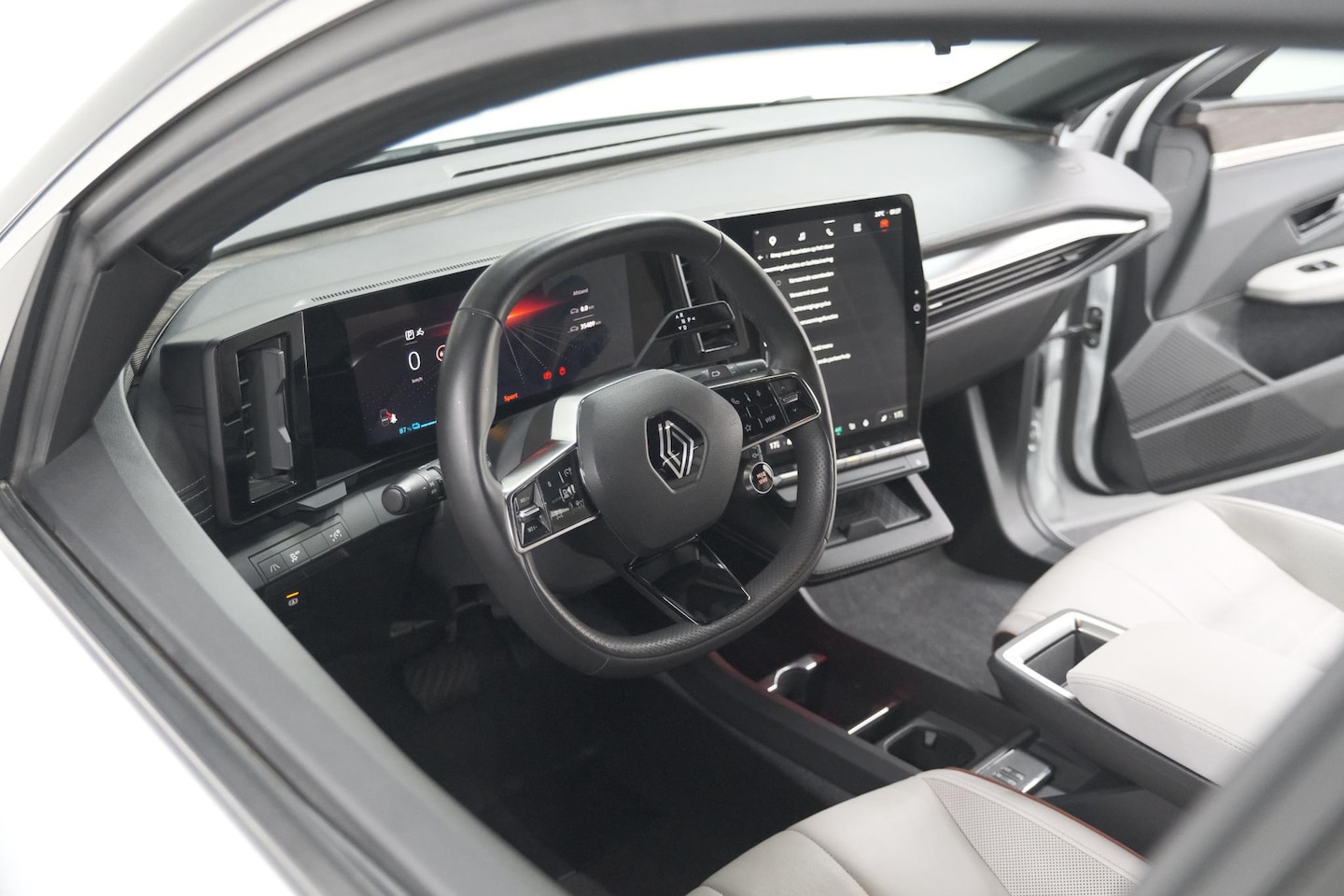 Renault Mégane E-Tech - EV60 Optimum Charge Iconic | 360 Camera | Harman Kardon | Stoelmassage | Dodehoekdetectie - AutoWereld.nl