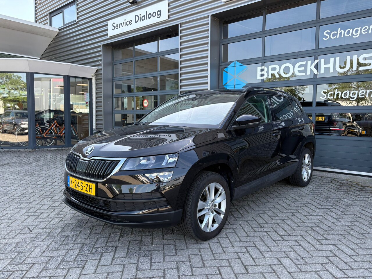 Skoda Karoq - 1.5 TSI 150 pk ACT Business Edition 7-DSG | Trekhaak | Cruise control adaptief | Navigatie - AutoWereld.nl