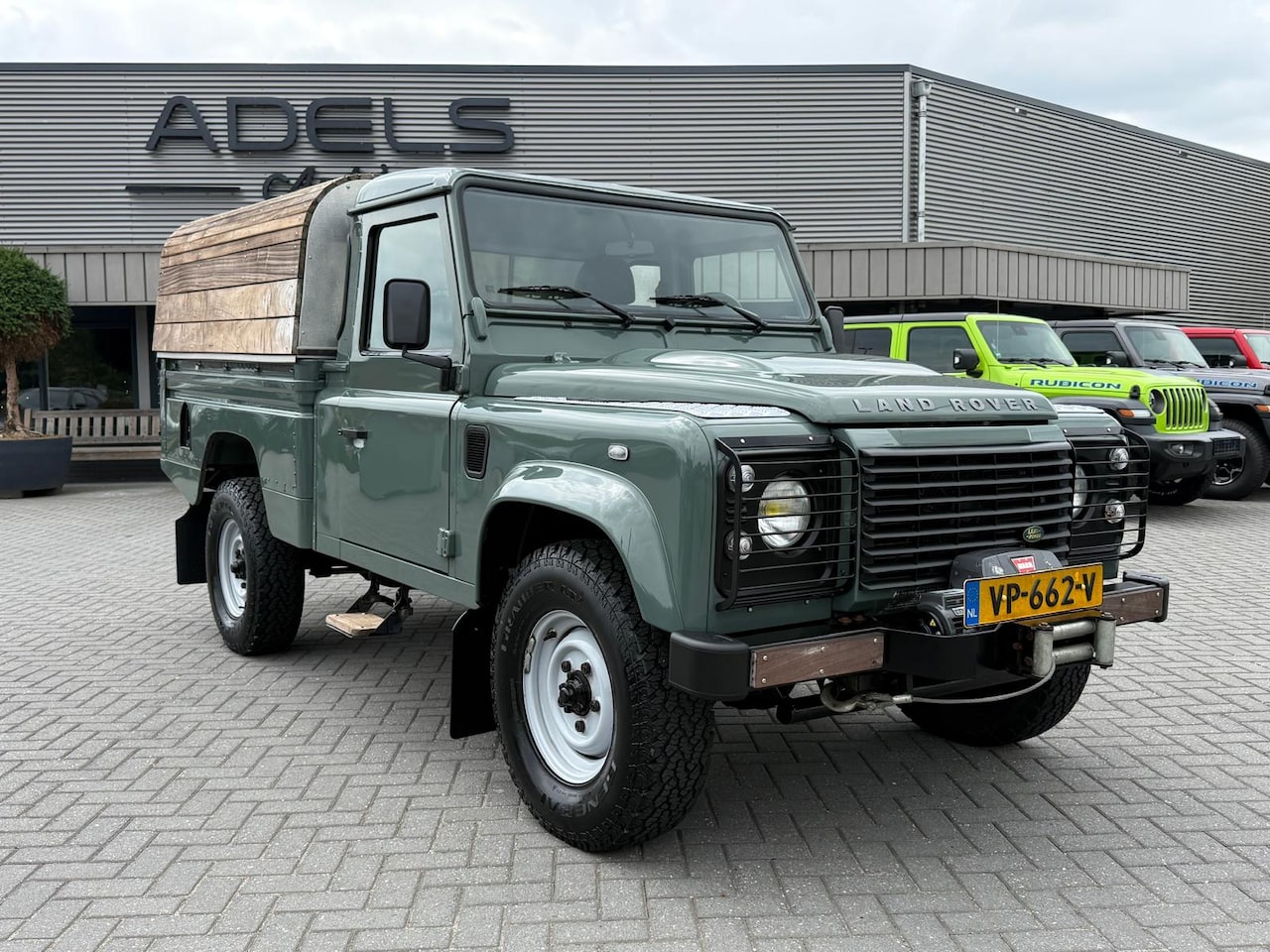 Land Rover Defender 110 - 2.4 TD 110" E Crew Cab Trekhaak Airco Elektrische Ramen Keswick Green - AutoWereld.nl