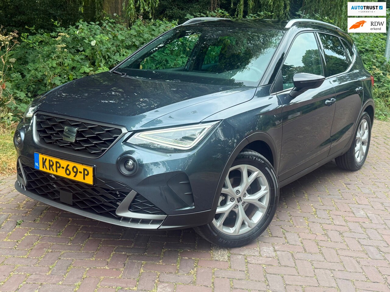 SEAT Arona - 1.0 EcoTSI FR Business Connect Aut. 1 Eig. b.j. 2-2025,2 Color,Carplay ,PDC, Led verl. - AutoWereld.nl