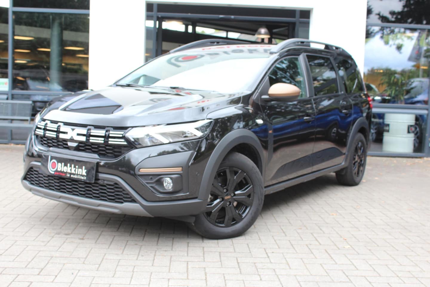 Dacia Jogger - 1.6 Hybrid 140 Extreme 7p. 1.6 Hybrid 140 Extreme 7p. - AutoWereld.nl