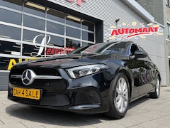 Mercedes-Benz A-klasse - 180 Black Edition I Navigatie I Virtual Cockpit I Sport pakket I 1/2 Leer I LED I PDC I De
