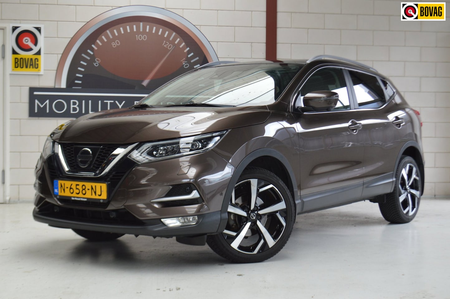 Nissan Qashqai - 1.2 Tekna 1.2 Tekna, Trekhaak, All-season, Panorama, NIEUWSTAAT! GARANTIE - AutoWereld.nl