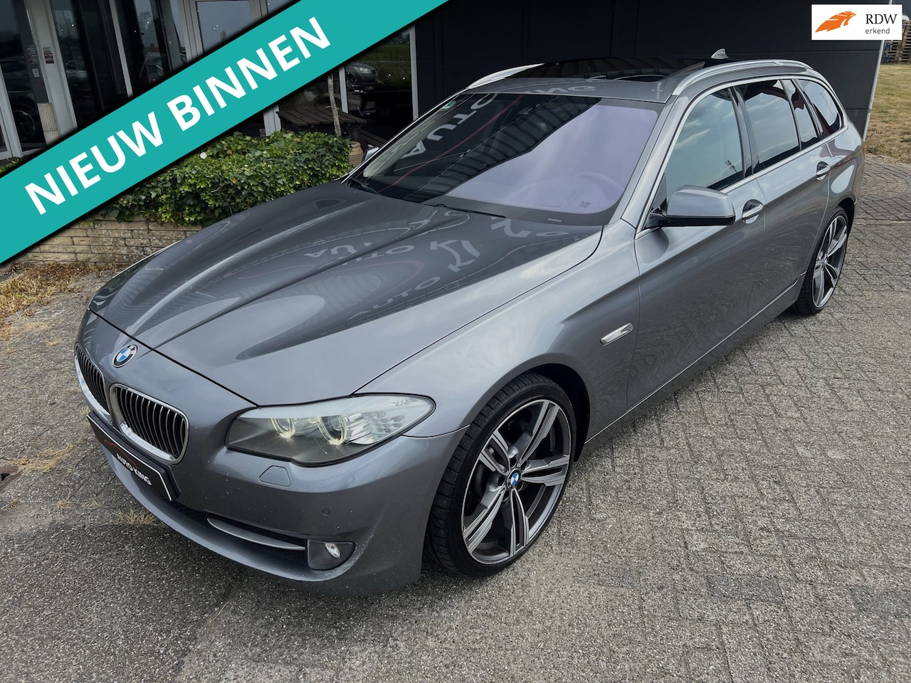 BMW 5-serie Touring - 525d High Executive PANO/SOFTCLOSE/ADAP/HEADUP APK+NAP - AutoWereld.nl