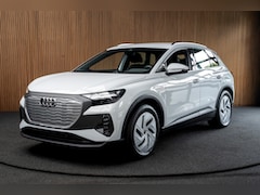Audi Q4 e-tron - 40 77 kWh ACC Navi PDC Elektr. trekhaak Waterpomp Metallic lak Zwarte binnenhemel Metallic