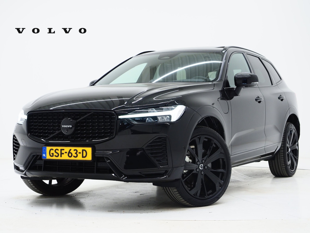 Volvo XC60 - T8 455PK Ultra Black Edition | Luchtvering | B&W audio | Contourstoelen | Trekhaak | Priv - AutoWereld.nl
