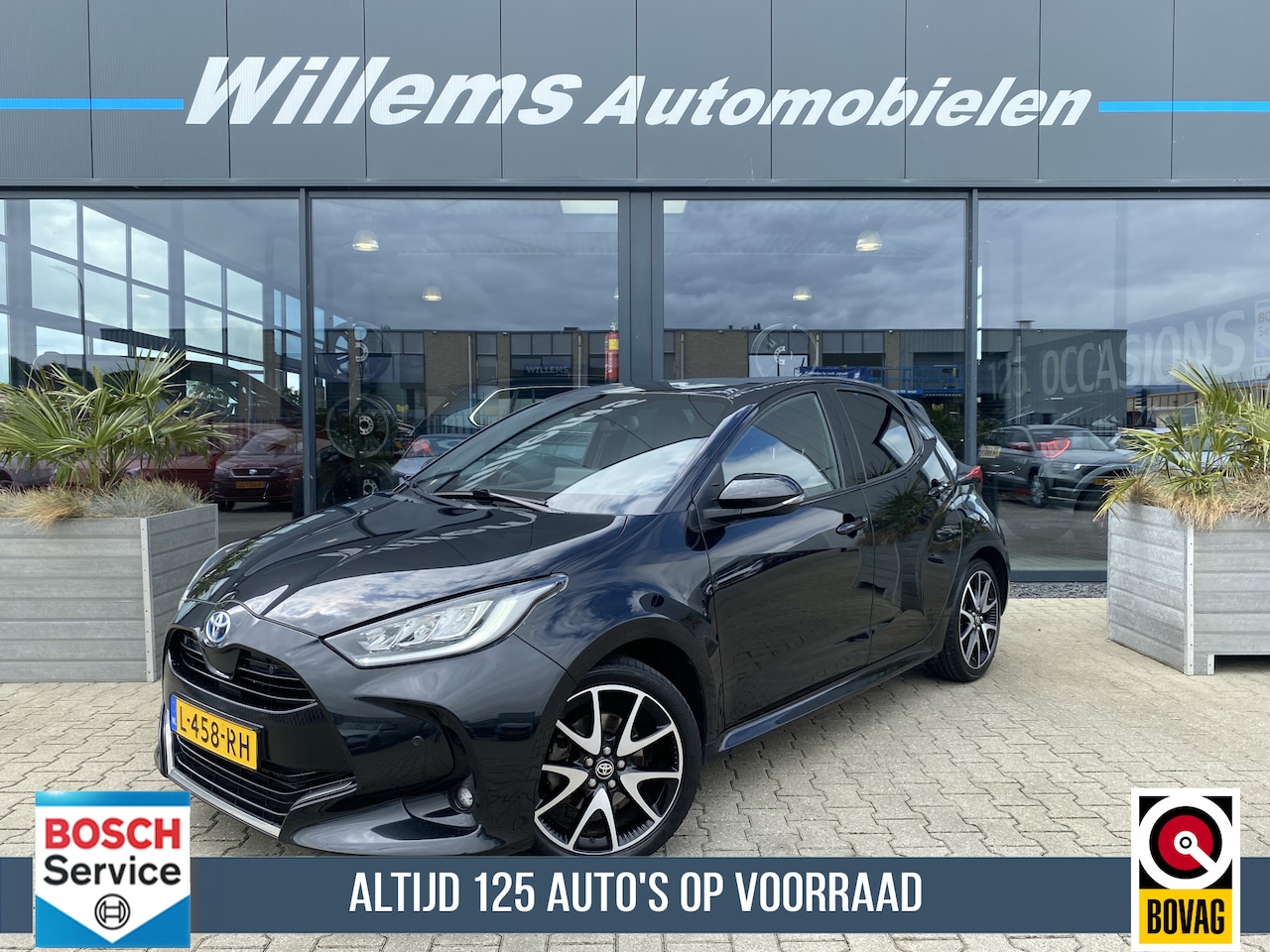 Toyota Yaris - 1.5 Hybrid Executive Adaptieve cruise , Head up, Blis, Clima , Sportstoelen , PDC , Camera - AutoWereld.nl