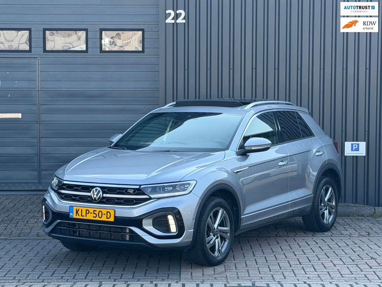 Volkswagen T-Roc - 1.5 TSI R-Line|Pano|Virtual|DSG|ACC|IQ-Light|Super Nettte Wagen - AutoWereld.nl