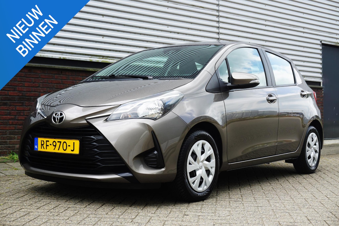Toyota Yaris - 1.0 VVT-i Comfort/2e Eigenaar/All-season/NL Auto! - AutoWereld.nl