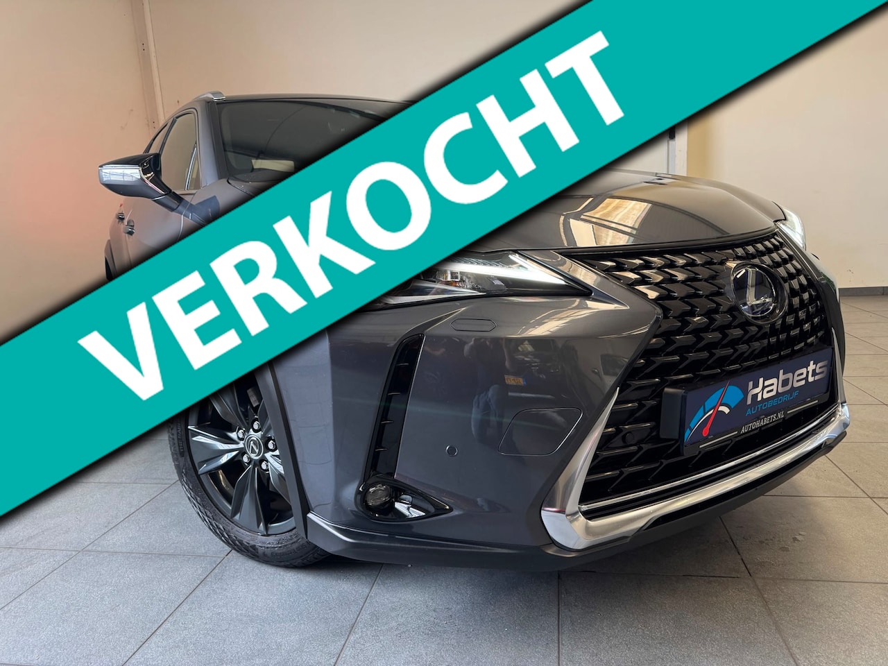 Lexus UX - 250h Luxury Line / Stoelverw/Keyless/ACC/Led/Leder/Camera - AutoWereld.nl